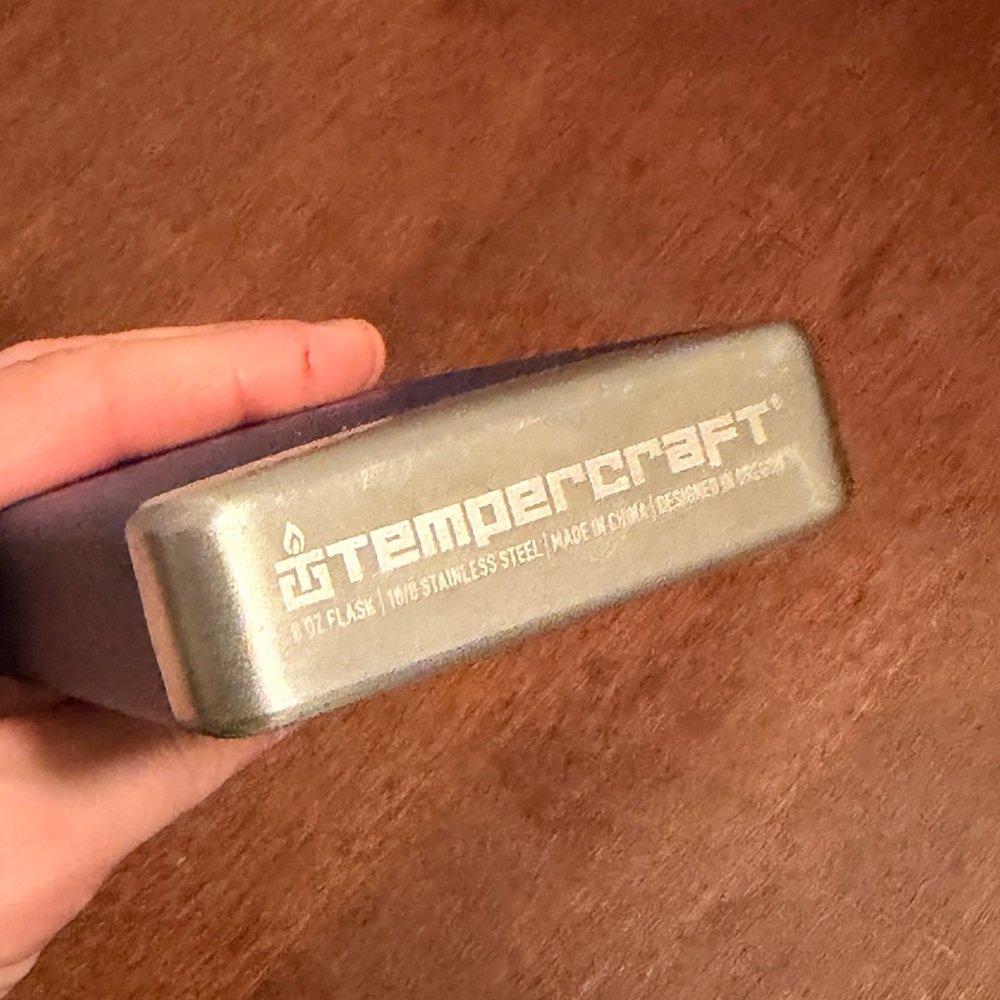 G/Fore 8oz Flask - Picture 4 of 4